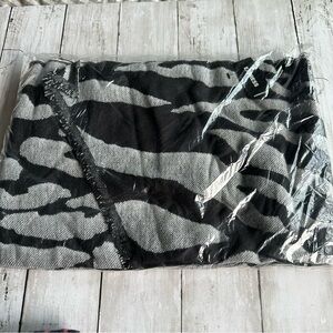 NEW EXPRESS BLANKET SCARF GREY BLACK ZEBRA PRINT